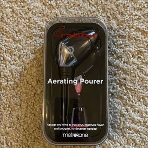 BRAND NEW Metrokane Rabbit Aerating Pourer.